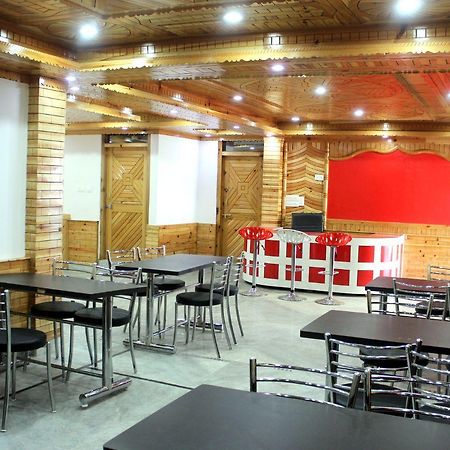 Hotel Uttarayan Sāngla Екстериор снимка