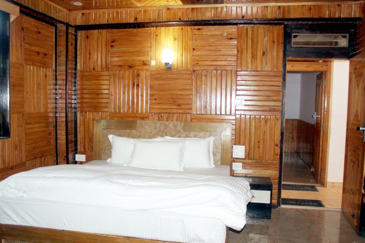 Hotel Uttarayan Sāngla Екстериор снимка