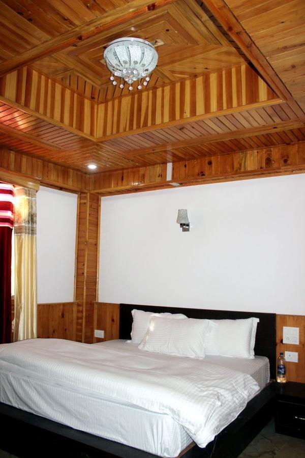 Hotel Uttarayan Sāngla Екстериор снимка