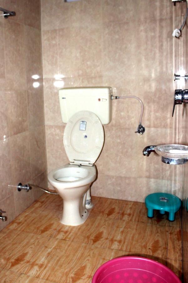 Hotel Uttarayan Sāngla Екстериор снимка