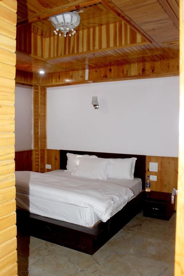 Hotel Uttarayan Sāngla Екстериор снимка