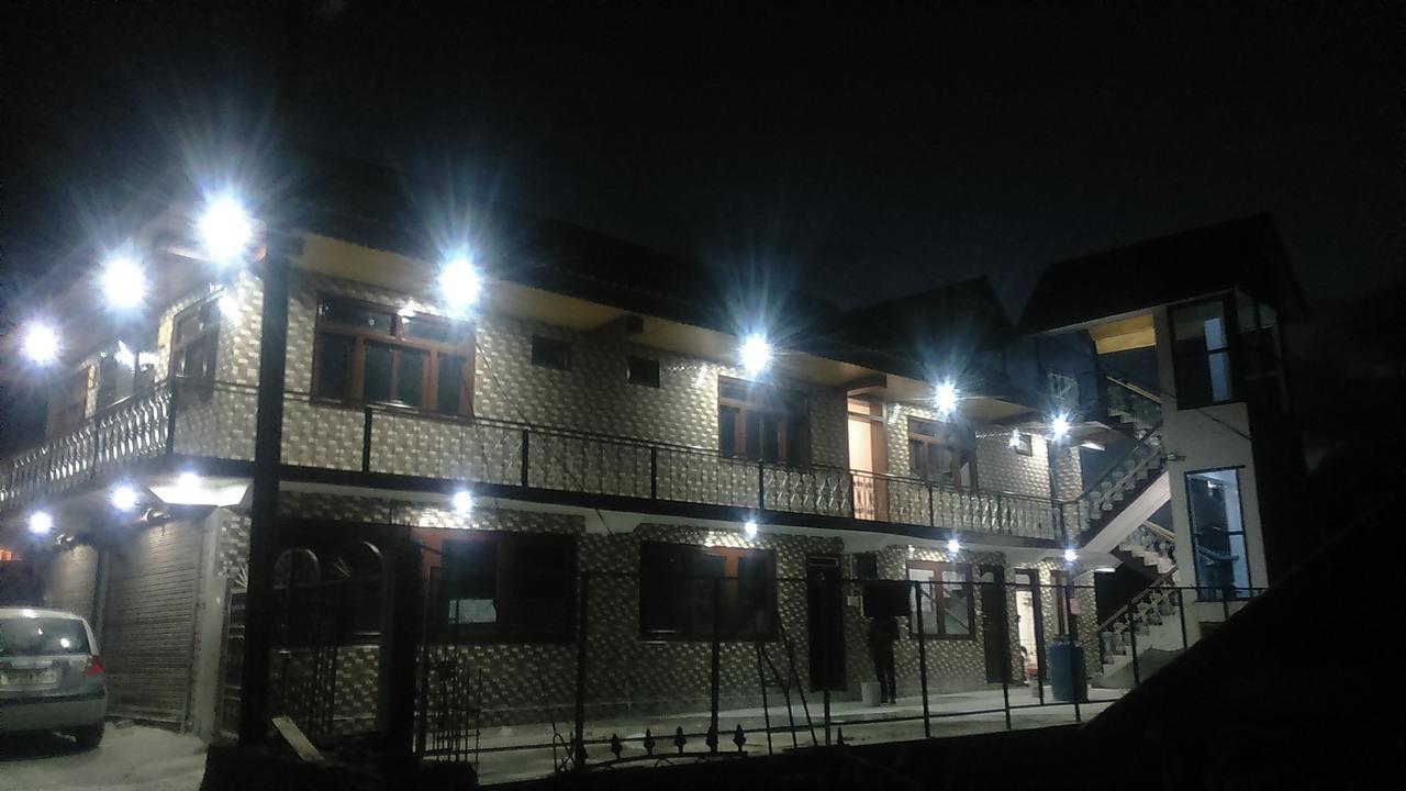 Hotel Uttarayan Sāngla Екстериор снимка