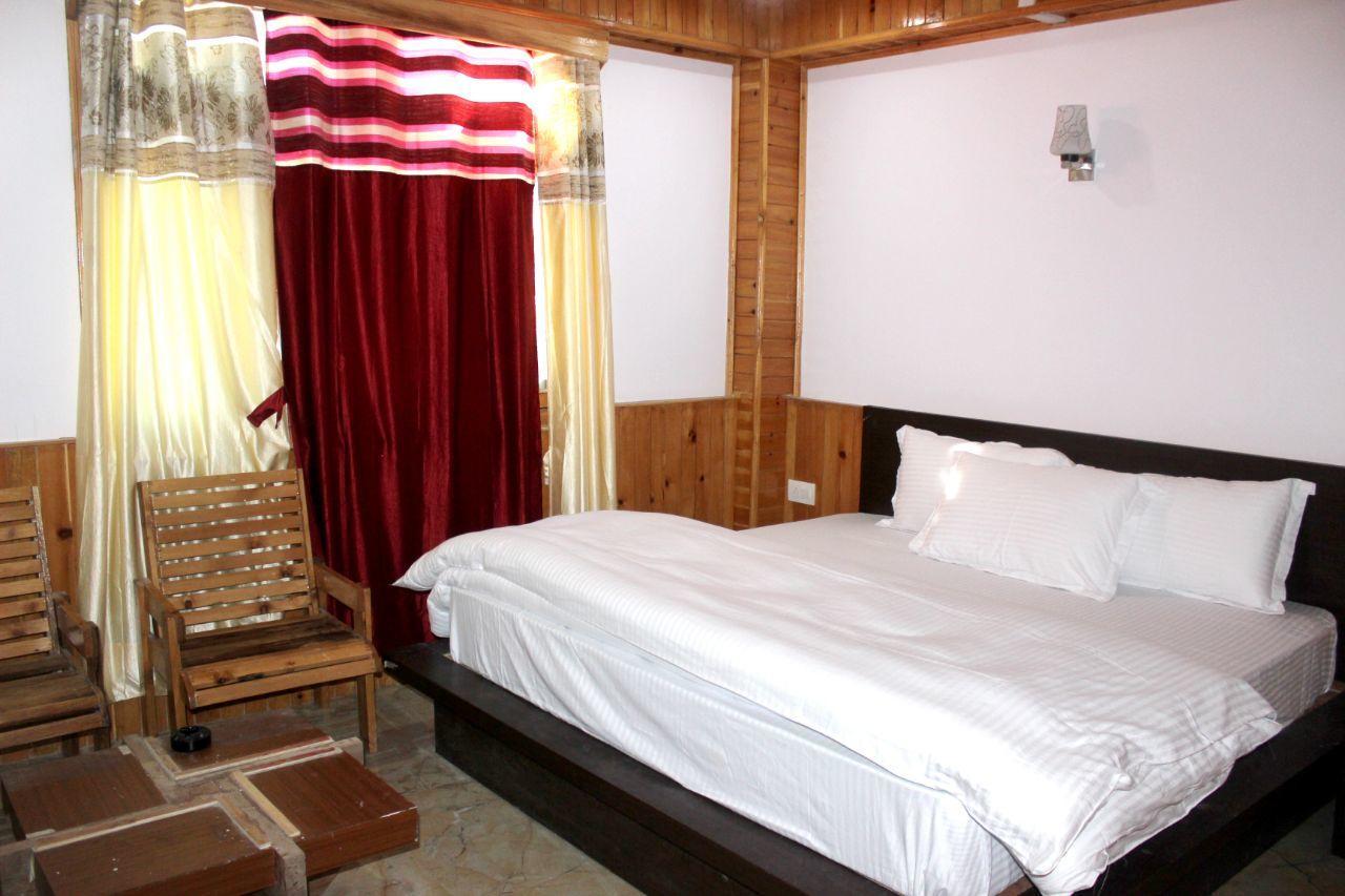 Hotel Uttarayan Sāngla Екстериор снимка